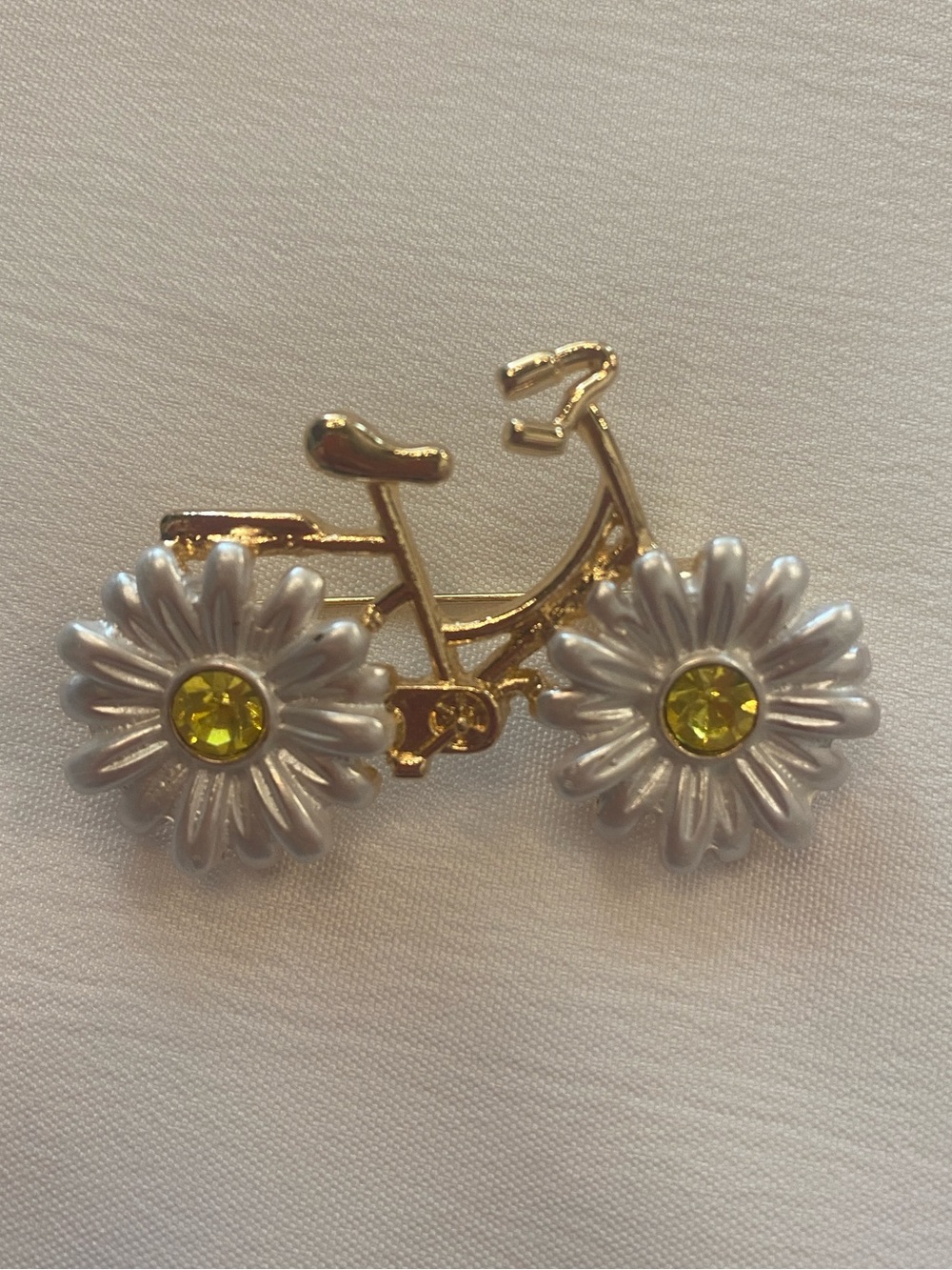 Bicycle Daisy Flower Brooch New
